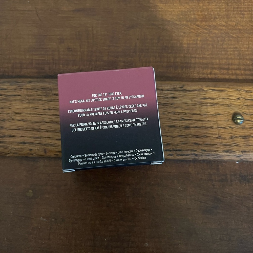 Kat Von D Lolita Eyeshadow NIB - Picture 3 of 9